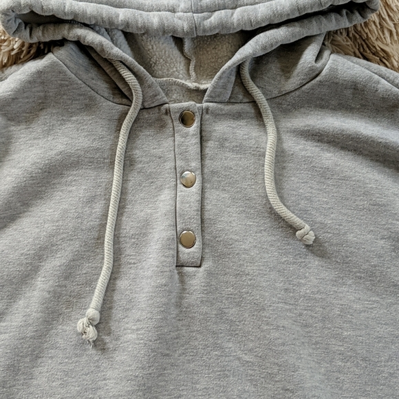 Grey hooded sweatshirt - Picture 3 of 7